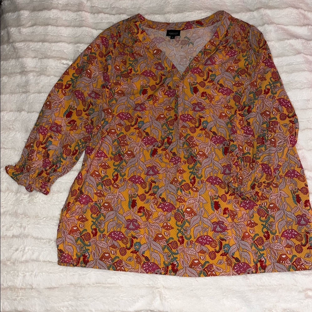 Women’s floral peasant blouse